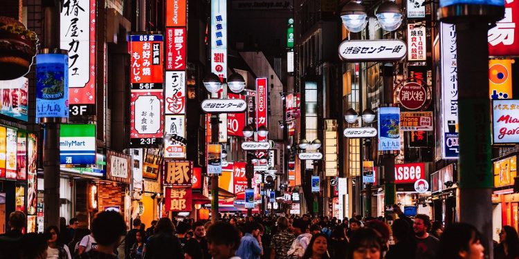 Live Shopping: Where Video Meets Online Retail for Ultimate Convenience